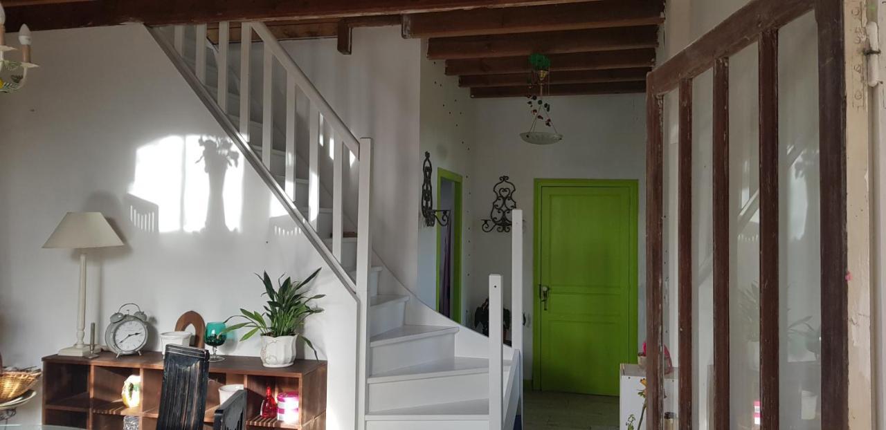 Maison chaleureuse et familiale. Nalliers  Extérieur photo