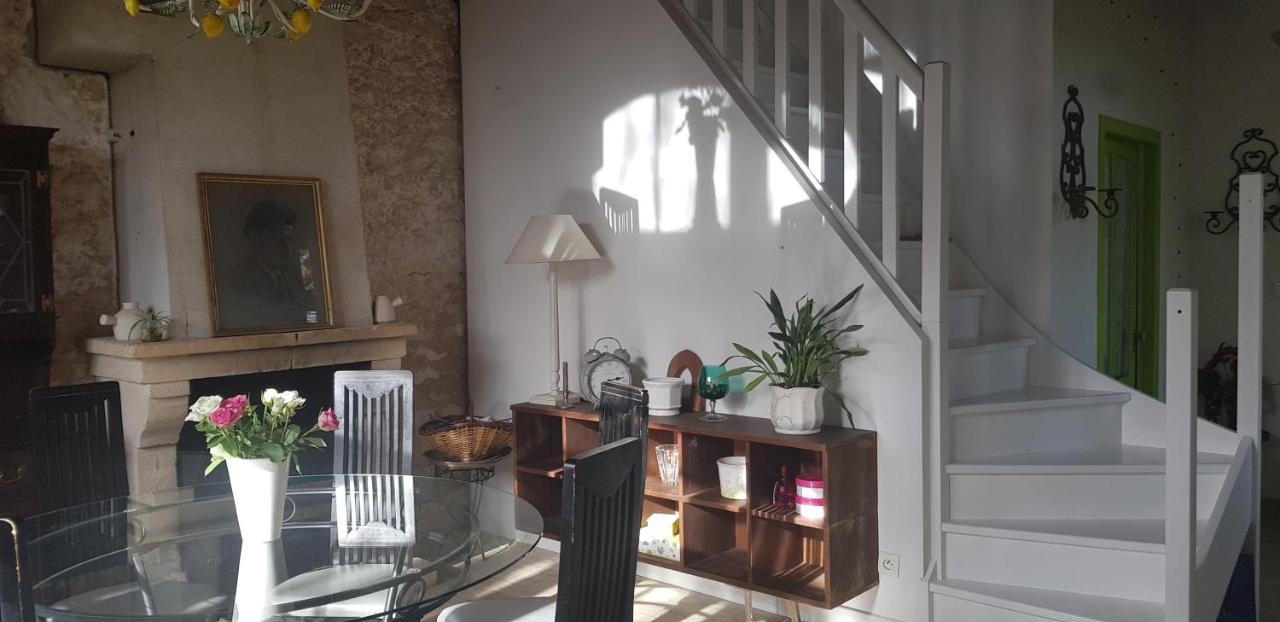 Maison chaleureuse et familiale. Nalliers  Extérieur photo